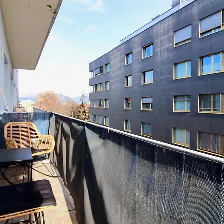 Penthouse Style Apartament